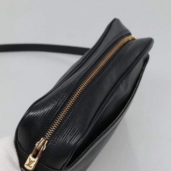 LOUIS VUITTON Epi Trocadero 23 Shoulder Bag Black - Picture 10 of 16